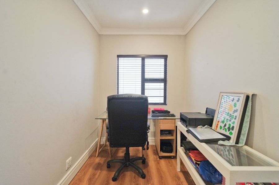 4 Bedroom Property for Sale in Beacon Bay Eastern Cape